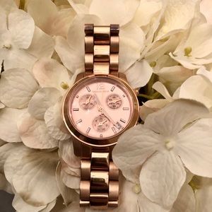 NWOT Michael Kors Runway Rose Gold Tone Watch✨